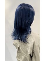 クラシカ(classika)&nbsp;ネイビーブルー/ダブルカラー/外ハネ/暗髪/ブルー