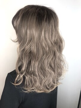 シエラ 心斎橋(CIERA.) バレイヤージュ