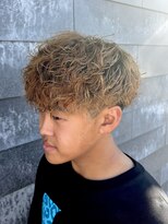 ヒュイル バイ ニアウ(Hwyl by Niau)&nbsp;波巻きスパイラルパーマメンズカットパーマツイストスパイラル