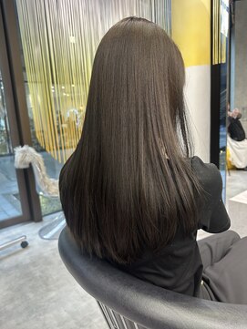 シティ(CITY) ツヤ髪グレージュ×ロングレイヤーカット【CHICA】