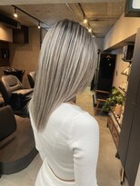 サニー 渋谷(SUNNY)&nbsp;バレイヤージュ、ハイライト、レイヤーロング、グレーベージュ