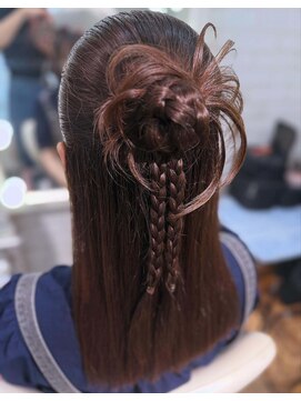 マカリィ 池袋店(Makalii) ハーフアップ