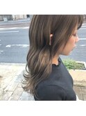 スモーキーベージュ