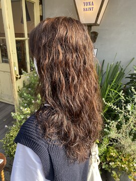 ヨナサン(Yona Saint) 外人風癖毛パーマ