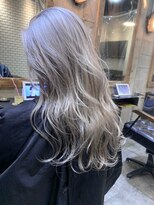 アルカナ 明治神宮前原宿(ARCANA)&nbsp;ホワイトカラー　シルバーカラー