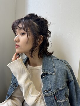 レア(Le’a) ハーフアップお団子ヘア◎