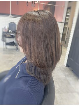 リーオオサカ(Lee Osaka) 【カット】ミディアムレイヤー/新出奈津樹