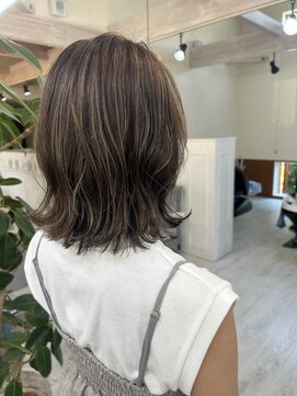 アップル(APPLE) ベージュ系ハイライトカラー