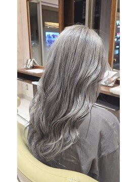 ヘアメイク アリエス 岩切店(HAIR MAKE aries) アイシーグレー ハイトーン 仙台 水色カラー 20代 30代
