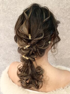 ヴィー ヘアー ファッション バー(VII hair.fashion.bar) 編みおろし