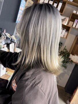 ヘアーデザイン ディードット ウル(D. ulu) 【渡辺秀斗】シャドウルーツ