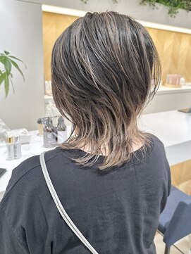 stair : case ginza7【ステアケース】 大人ハイライト白髪ぼかしグレージュ外ハネショートうるふ