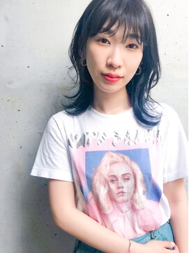 ローランド(Rowland) レイヤーカット！ミディアムウルフ！ネイビー