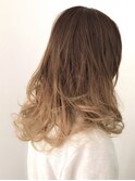 イメチェンハイライトグラデーショングレージュカラー 