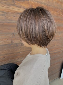 ビィシャイン 社店 ショートボブ/ハイライト
