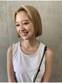 ハイトーンミニボブ　ブロンドヘア　ワンレン