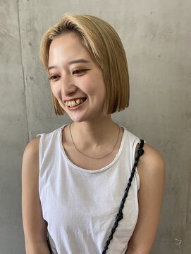 ソルトウォーター(SALT WATER) ハイトーンミニボブ　ブロンドヘア　ワンレン