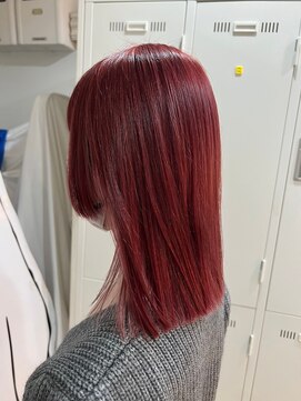 ナンバー ユアイロ 川崎(N° uairo) 【末安】インナーカラーred×pink /顔まわりカット