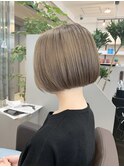 透明感バツグンハイトーンカラー☆ぱつっとボブ