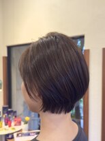 メルシー(Merci)&nbsp;シルエットが美しいショートボブ