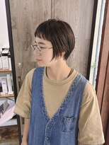 モク(moku.) 大人 眉上ワイドバング 丸みストレート ショート