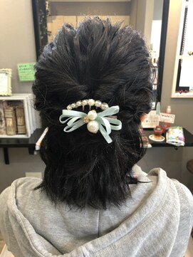 デイジー(Daisy) 結婚式お呼ばれ・二次会パーティー ゆるふわハーフアップ