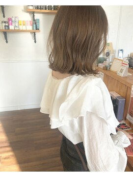 レジスタヘアーワークス (REGISTA hair works) ブリーチなしでつくるミルクティーベージュ ♪