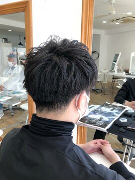 ヘッズ 本八幡店(HEADS) MEN'S HAIR  センターパート　ツイストスパイラル　コンマヘア