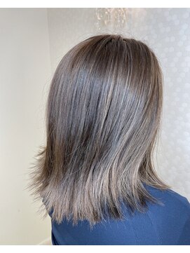 ヘアーアンドメイク ドレス(DRESS) 白髪ぼかしハイライト