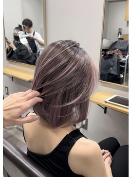 ユウル 横浜(juhl.) ブリーチ/バレイヤージュ/ツートンカラー/パープルブラック/ボブ