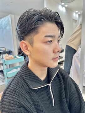 ロミーオム 本厚木(ROMMY. Homme) 刈り上げツーブロックアシメアップバングビジネスメンズヘア