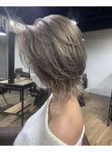 ホワイトベージュ　くすみベージュ　ケアブリーチ　ボブ