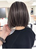 ハイライト白髪ぼかしダブルカラーインナーカラーショートボブ