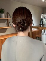 オリ('Oli)&nbsp;シニヨンヘア