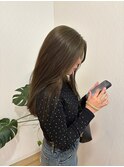 オリーブグレージュ