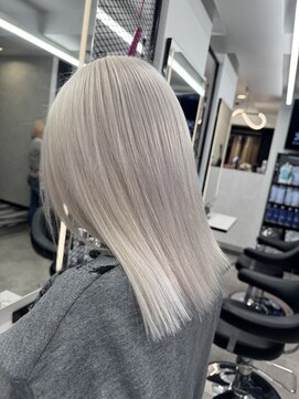 ジンクス 渋谷(ZYNX) White