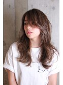 セミロングレイヤースタイル