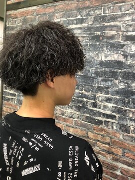 バーバーアンドビューティ シュプリーム(Barber&Beauty Supreme) ツーブロック　ツイストパーマ