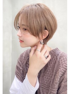 メーヴェ(Mowen) mowen 南堀江　丸みショート×ラベージュ×艶髪