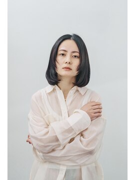 らふる センターパート モードなスリークボブ