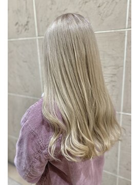 ザ ラボ アングゥ(The Labo ungu) ホワイトブロンド/ブリーチカラー/ハイトーン