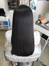 ファミーユ(FAMILLE) サラ艶ロング　髪質改善トリートメント
