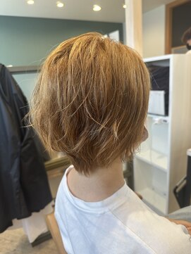 プラス ファースト ヘア(Plus 1st) パーマ風ショート