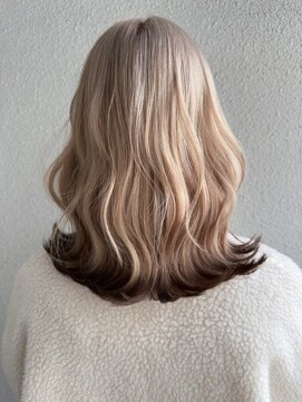 レリー バイ アルティナ 川越店(Lelie by artina) エンドカラー_ホワイトブロンド_ペールベージュ