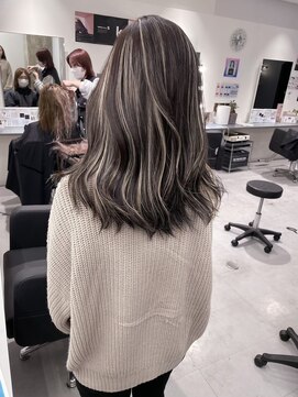 キング(K!ng) 縮毛矯正髪質改善ハイライトレイヤーカット枚方美容室エクステ