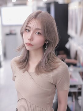 スカイ 本店(SKY) Chell_ハイトーン韓国ヘアにハッシュカットと顔周りカット！