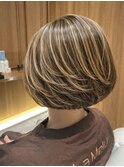 「立体感×ツヤ」で魅せる、大人のこなれボブ