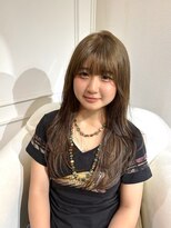 オーロ(ORO)&nbsp;ブリーチ無しWカラーでオリーブベージュ×レイヤーカット