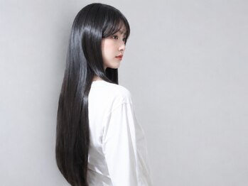 シークネクスト 八王子(SeeK NEXT)の写真/季節問わず悩ましいクセ毛を「縮毛矯正」と「Aujua」で徹底ケア!するんっとまとまる髪に♪