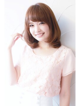 メリーランド 自由が丘(MerryLand) 顔周りの小顔カットで見せるナチュラルワンカールミディ